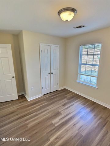 2316 Paula Circle, Ocean Springs, MS 39564