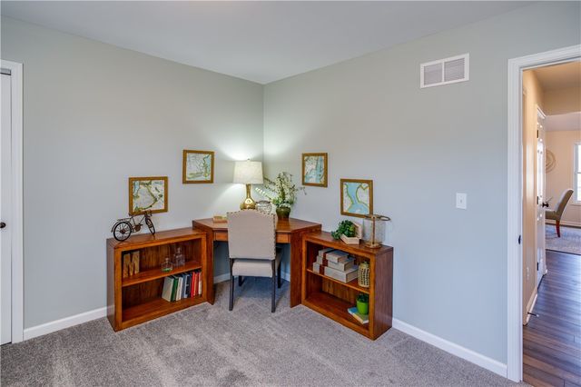 6127 Caleb Ct Court, Farmington, NY 14425