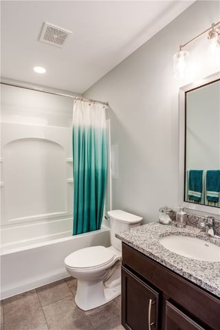 6127 Caleb Ct Court, Farmington, NY 14425