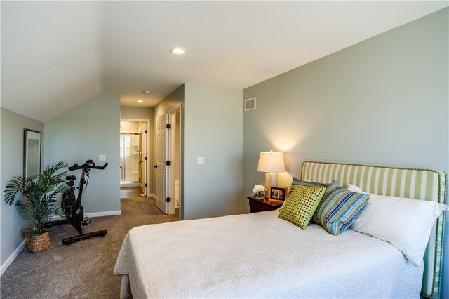 6127 Caleb Ct Court, Farmington, NY 14425