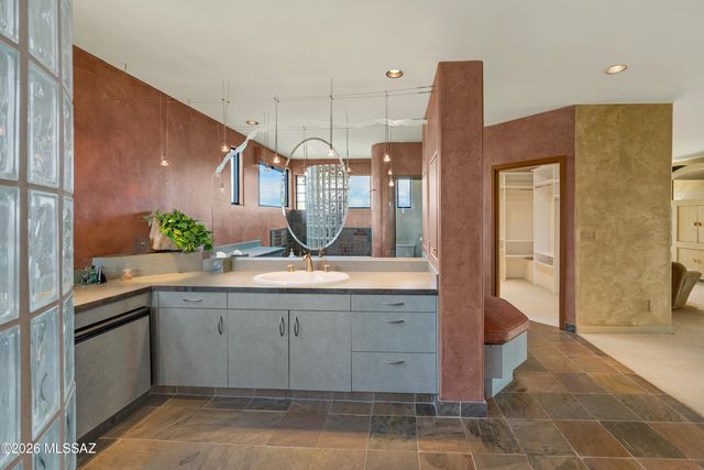 5091 N Corte De Catalonia, Tucson, AZ 85718