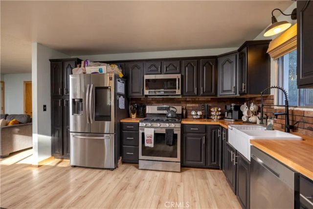 332 Grenfall Lane, Big Bear City, CA 92314