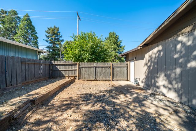 1201 Echo Road, Redding, CA 96002