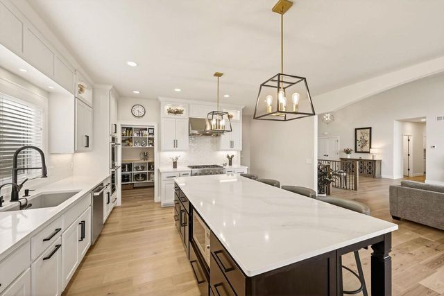 7576 Colonial Way, Verona, WI 53593