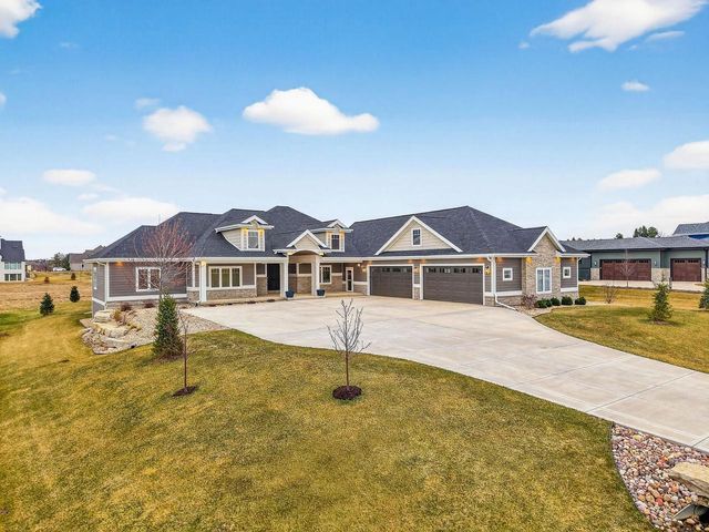 7576 Colonial Way, Verona, WI 53593