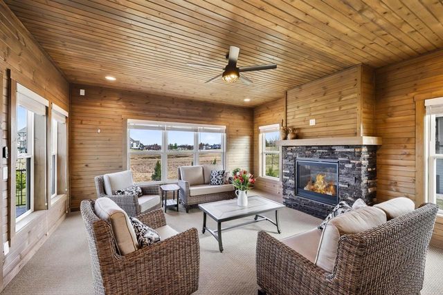 7576 Colonial Way, Verona, WI 53593