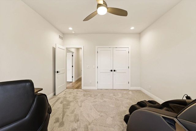 7576 Colonial Way, Verona, WI 53593