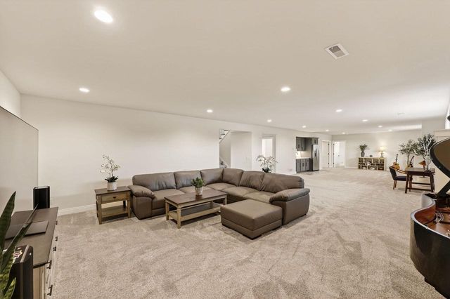7576 Colonial Way, Verona, WI 53593