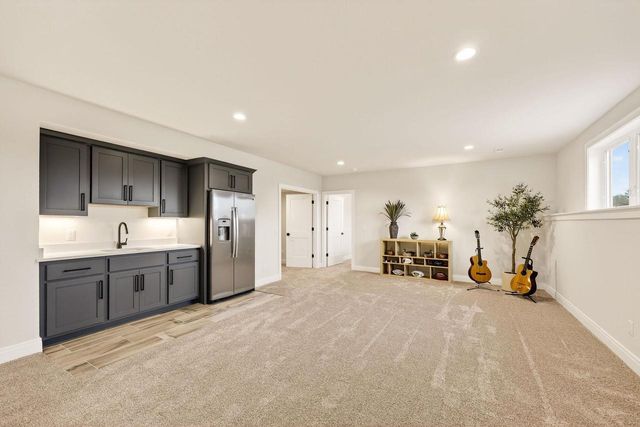 7576 Colonial Way, Verona, WI 53593