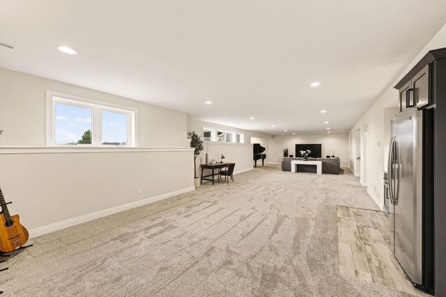 7576 Colonial Way, Verona, WI 53593