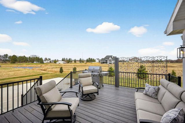 7576 Colonial Way, Verona, WI 53593