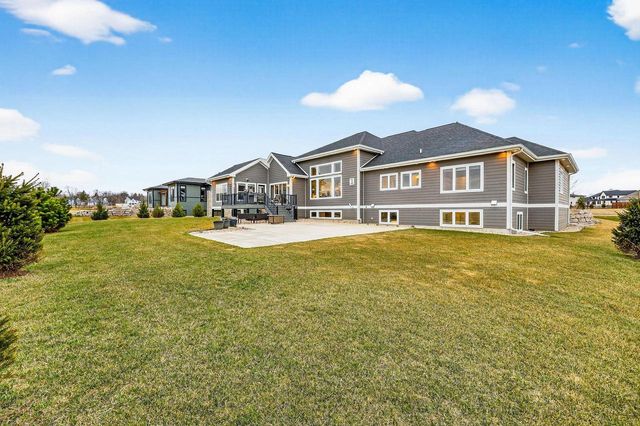 7576 Colonial Way, Verona, WI 53593