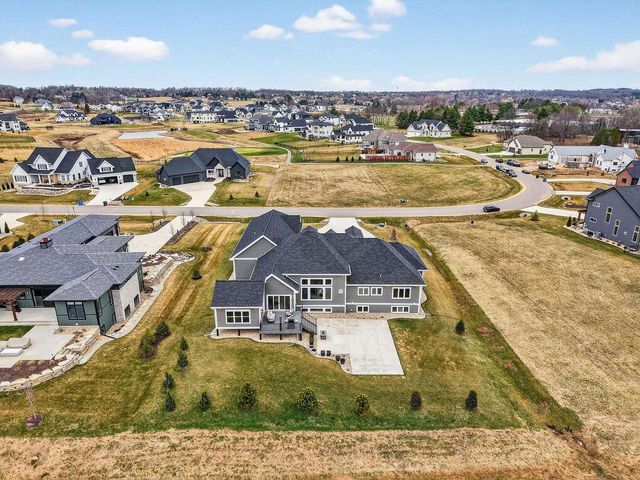 7576 Colonial Way, Verona, WI 53593