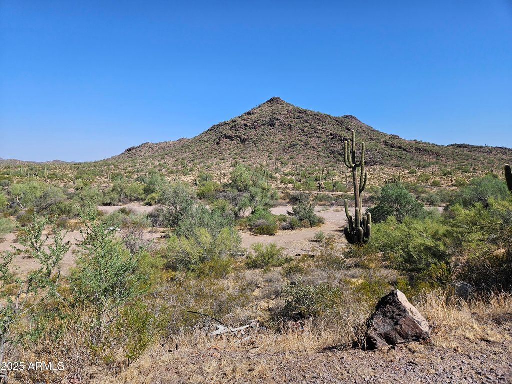 29600 W Black Mountain Rd. Road -, Wittmann, AZ 85361 — exterior