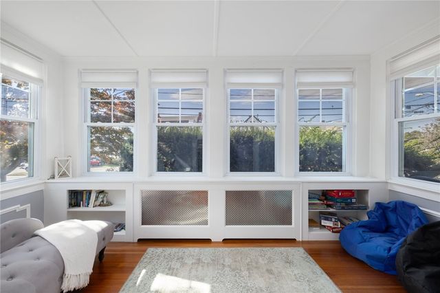 127 West Main Road, Middletown, RI 02842