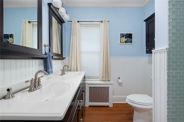 127 West Main Road, Middletown, RI 02842