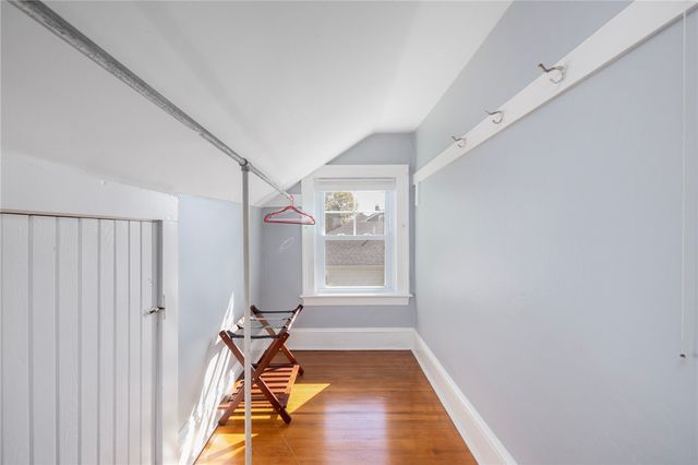 127 West Main Road, Middletown, RI 02842