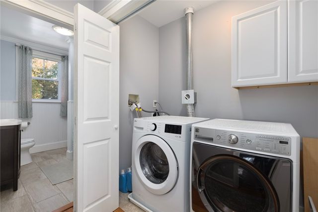 127 West Main Road, Middletown, RI 02842