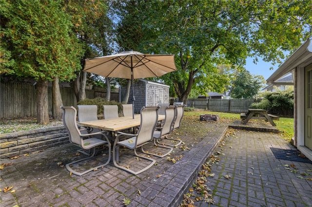 127 West Main Road, Middletown, RI 02842