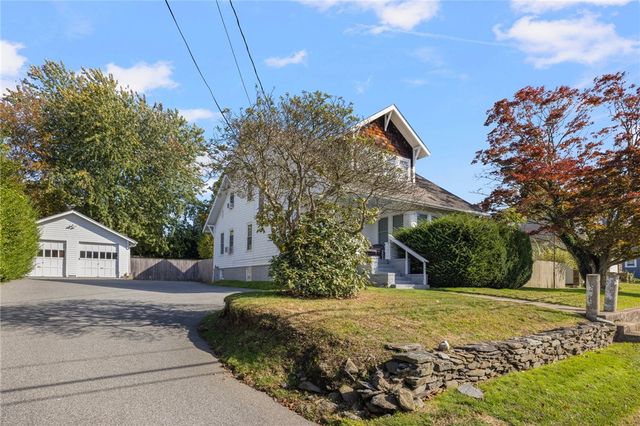 127 West Main Road, Middletown, RI 02842