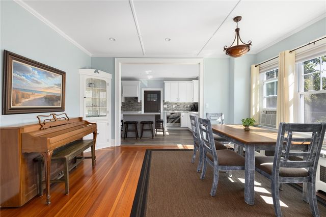 127 West Main Road, Middletown, RI 02842