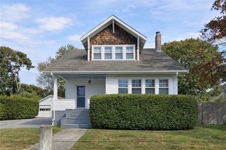 127 West Main Road, Middletown, RI 02842