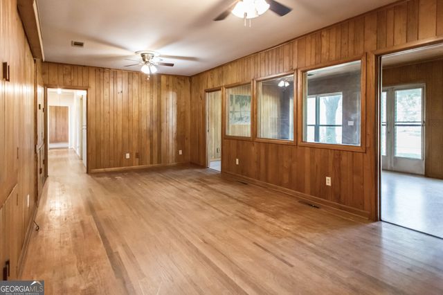 1402 W 12th Street, Alma, GA 31510
