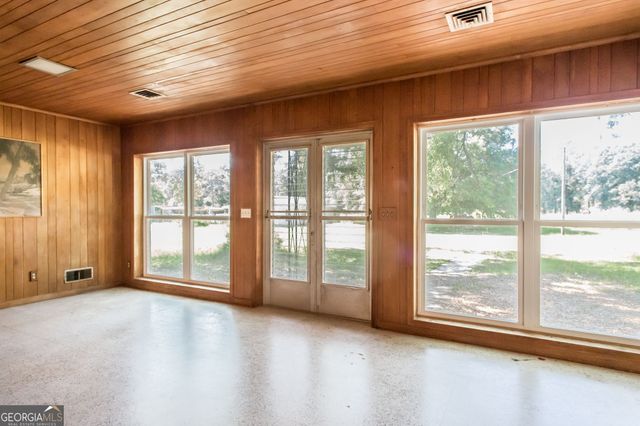 1402 W 12th Street, Alma, GA 31510
