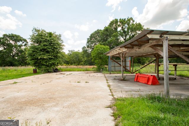 1402 W 12th Street, Alma, GA 31510