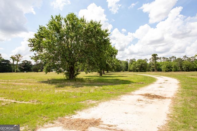 1402 W 12th Street, Alma, GA 31510
