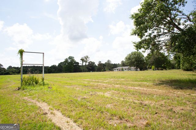 1402 W 12th Street, Alma, GA 31510