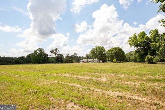 1402 W 12th Street, Alma, GA 31510