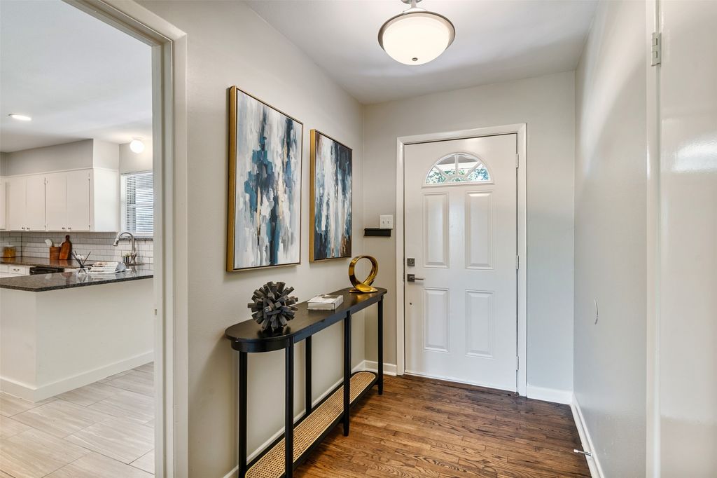 4516 Rolling Hills Drive, Fort Worth, TX 76119 — photo 3