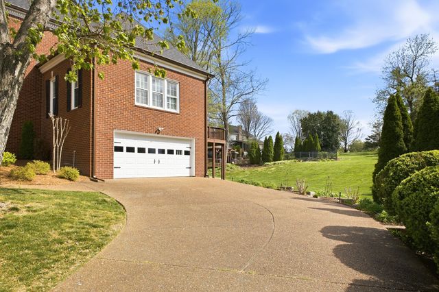 1033 Beech Grove Rd, Brentwood, TN 37027