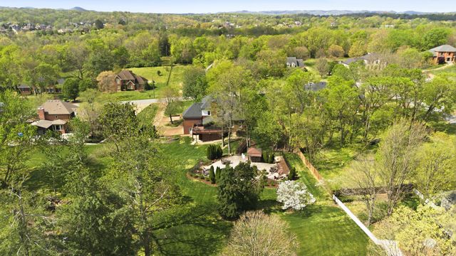 1033 Beech Grove Rd, Brentwood, TN 37027