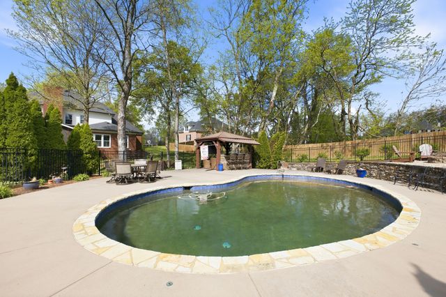 1033 Beech Grove Rd, Brentwood, TN 37027