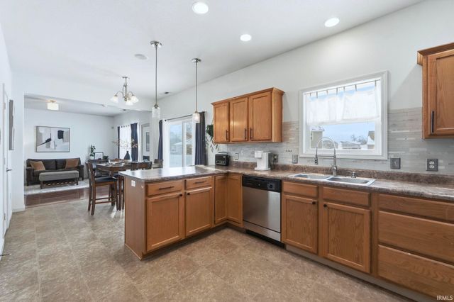 2219 Morgan Creek Drive, Fort Wayne, IN 46808