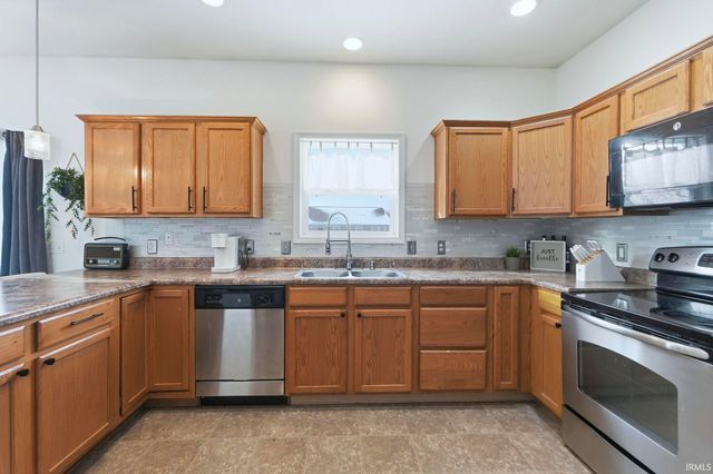 2219 Morgan Creek Drive, Fort Wayne, IN 46808