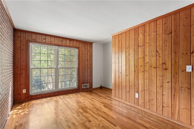 2866 Highland SE Drive, Smyrna, GA 30080