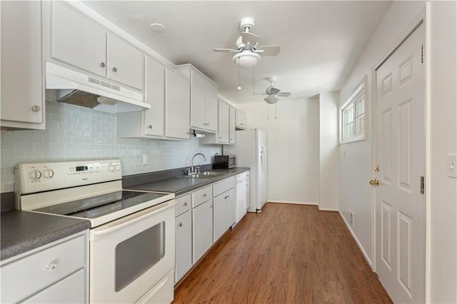 2866 Highland SE Drive, Smyrna, GA 30080