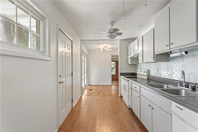 2866 Highland SE Drive, Smyrna, GA 30080