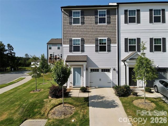 11005 Woodland Creek Way, Charlotte, NC 28262