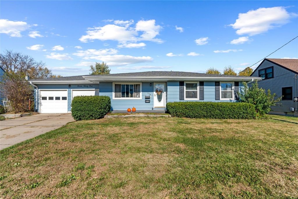 1134 Center Street NE, Cedar Rapids, IA 52402