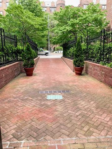 76-10 34th Avenue 2M, Jackson Heights, NY 11372