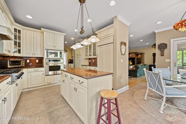 8 Pittenger Court, Millstone, NJ 08535