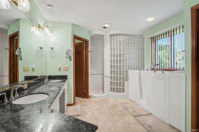 3828 Thornridge Drive, Elkhart, IN 46514