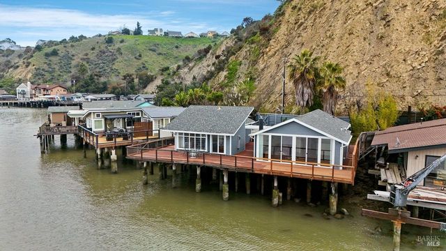 34 SANDY BEACH Rd, Vallejo, CA 94590