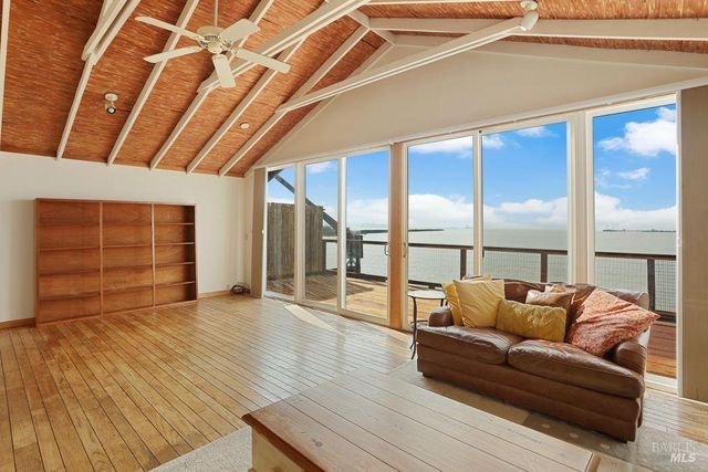 34 SANDY BEACH Rd, Vallejo, CA 94590