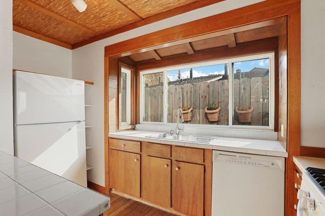 34 SANDY BEACH Rd, Vallejo, CA 94590