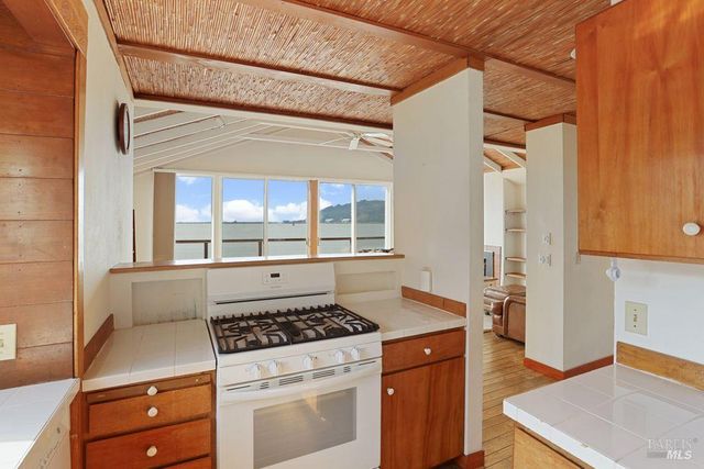 34 SANDY BEACH Rd, Vallejo, CA 94590